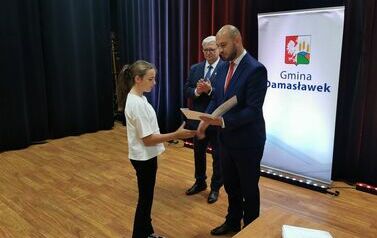 Stypendia dla najlepszych uczni&oacute;w ze szk&oacute;ł w Gmina Damasławek 5