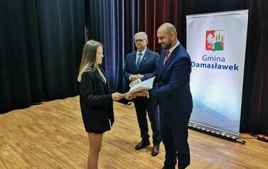 Stypendia dla najlepszych uczni&oacute;w ze szk&oacute;ł w Gmina Damasławek 7