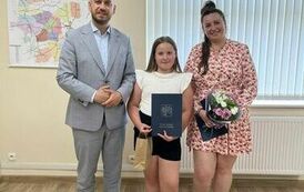 Gratulacje i podziękowania dla laureatki konkursu plastycznego 1