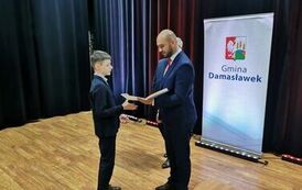 Stypendia dla najlepszych uczni&oacute;w ze szk&oacute;ł w Gmina Damasławek 13