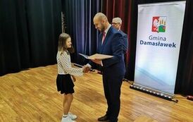 Stypendia dla najlepszych uczni&oacute;w ze szk&oacute;ł w Gmina Damasławek 22