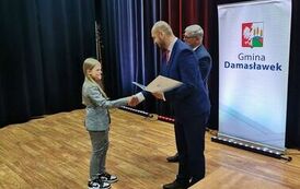 Stypendia dla najlepszych uczni&oacute;w ze szk&oacute;ł w Gmina Damasławek 31