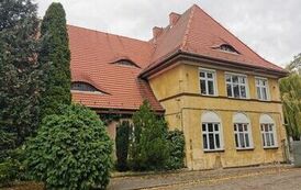 Odnowienie elewacji zabytkowego budynku szkoły przy ul. Rynek 4 w Damasławku. 1