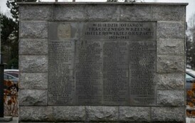 Obchody 79. rocznicy wyzwolenia Damasławka oraz 161. rocznicy Powstania Styczniowego. 19